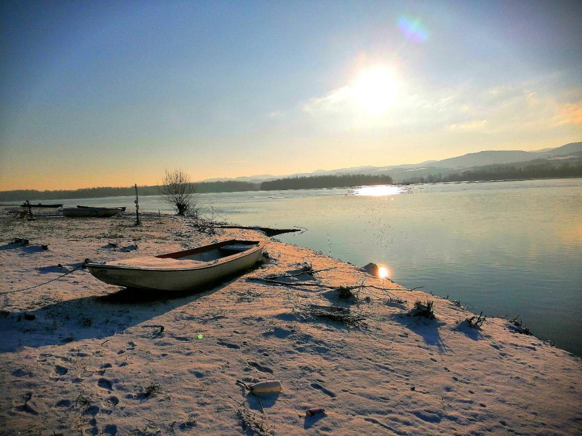 Danube Fairy Villa Futog Exteriör bild