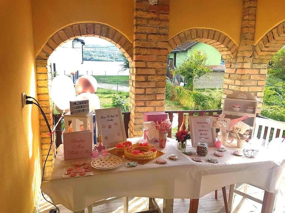 Danube Fairy Villa Futog Exteriör bild