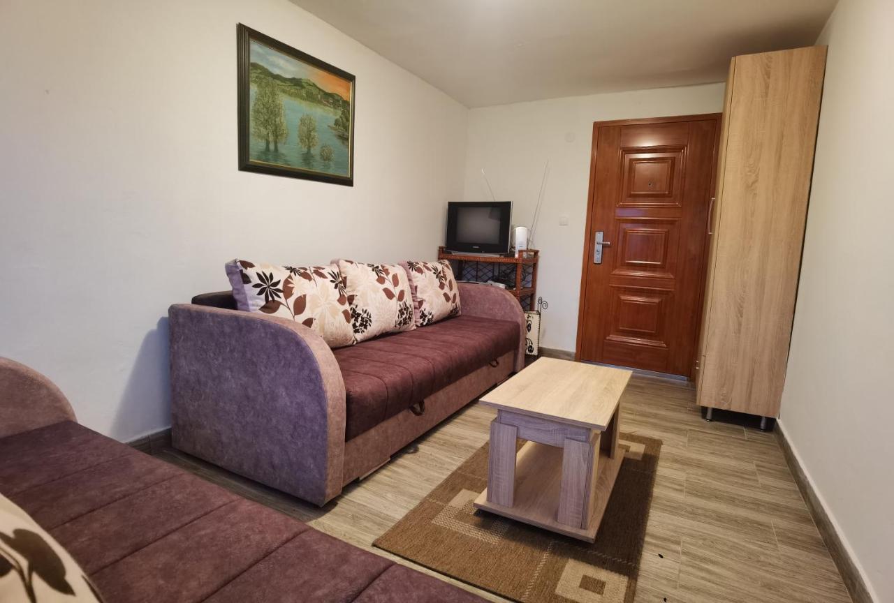 Danube Fairy Villa Futog Exteriör bild