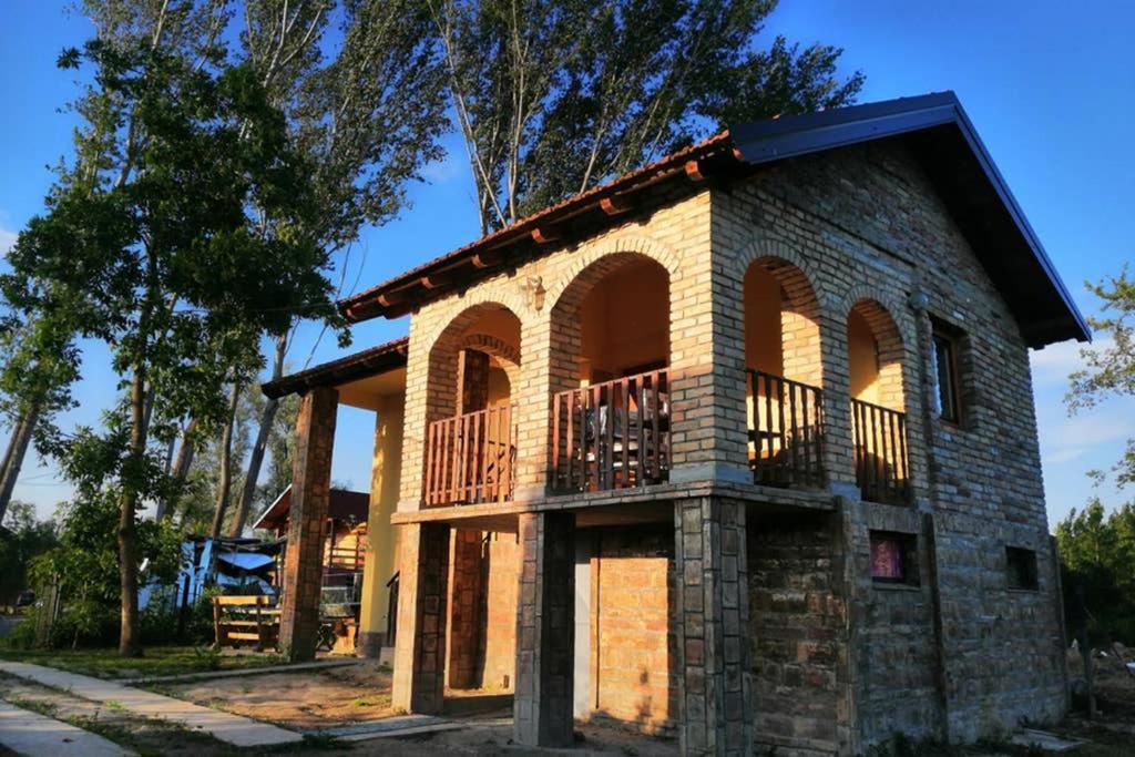 Danube Fairy Villa Futog Exteriör bild